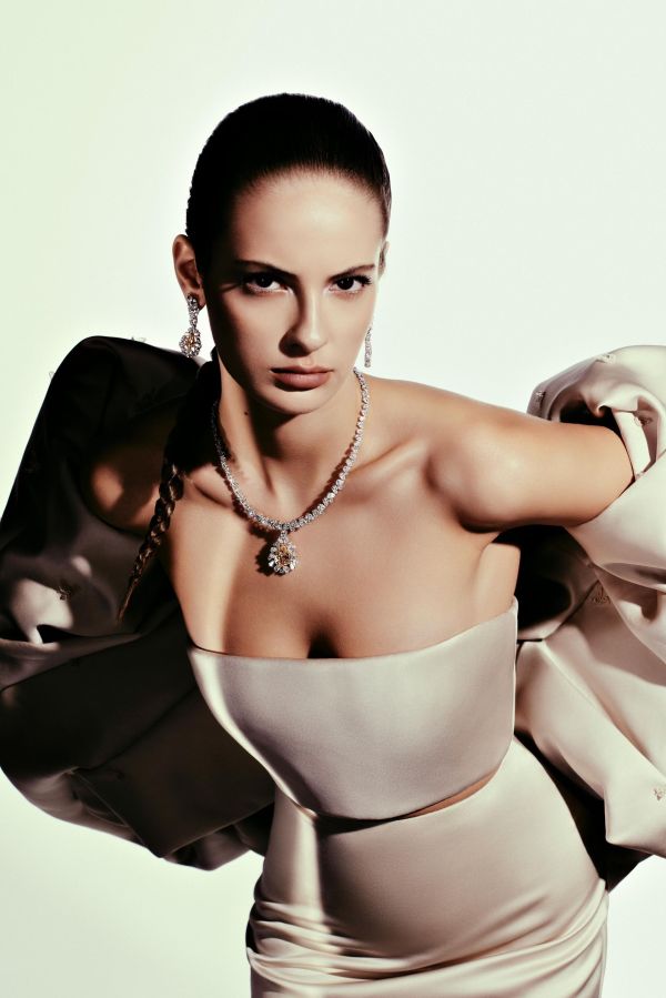 Tania I Gallery