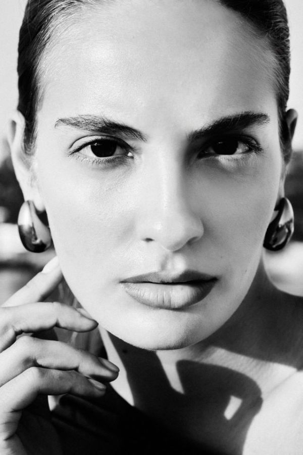 Tania I Gallery