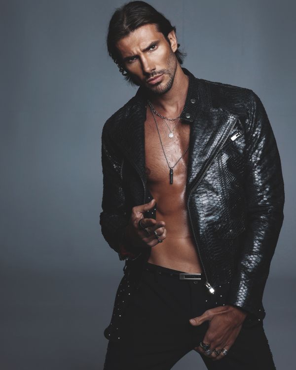 Artur Gallery