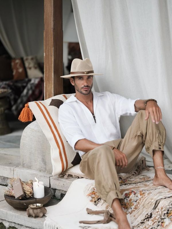 Artur Gallery