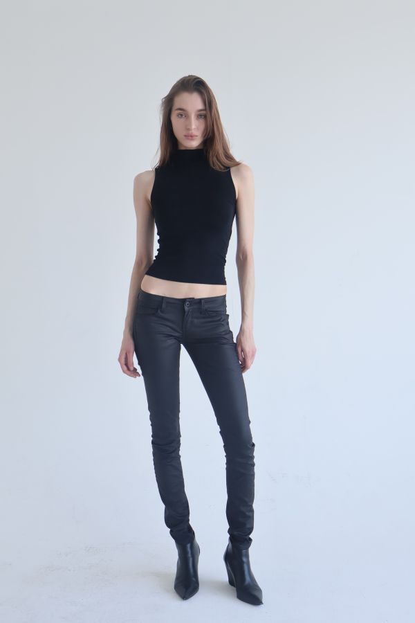 Leana Gallery