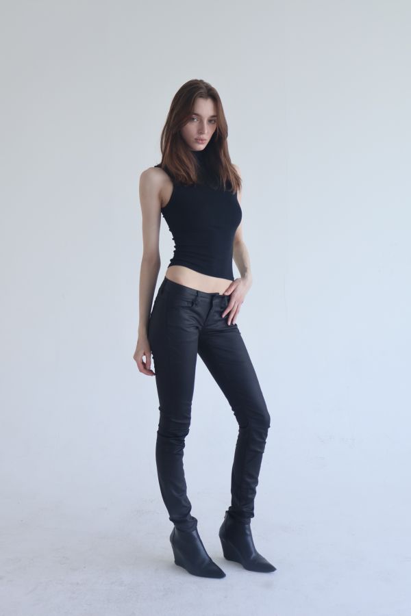 Leana Gallery