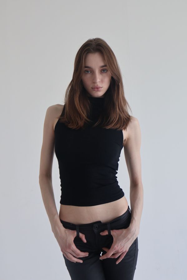 Leana Gallery