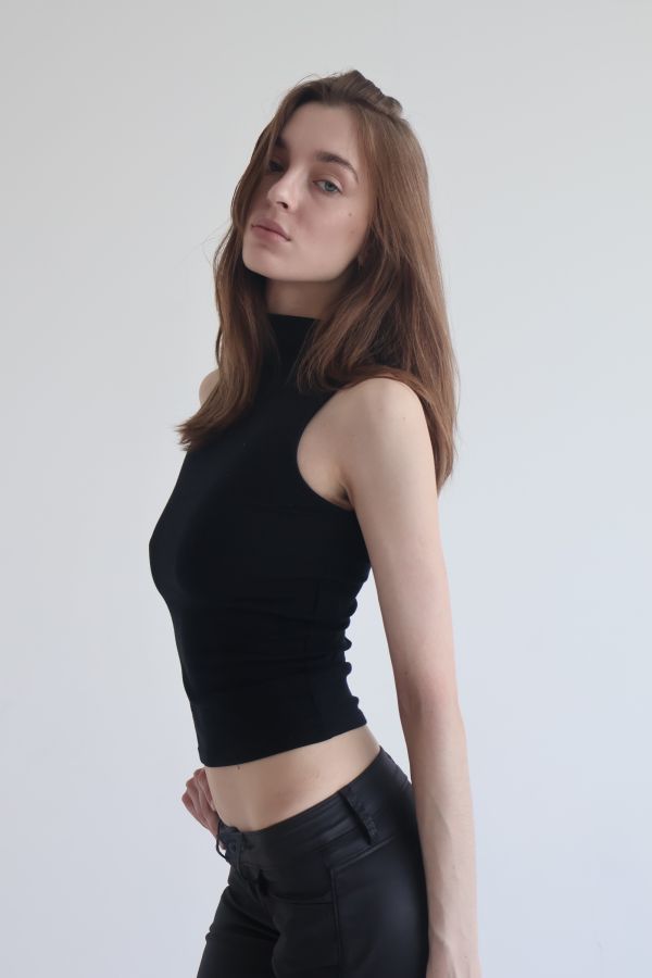Leana Gallery