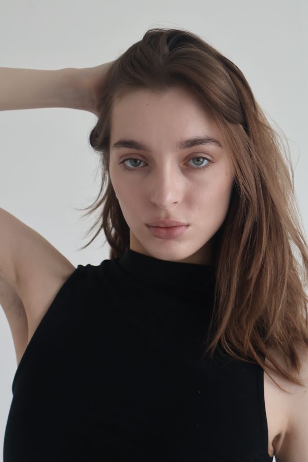 Leana Gallery