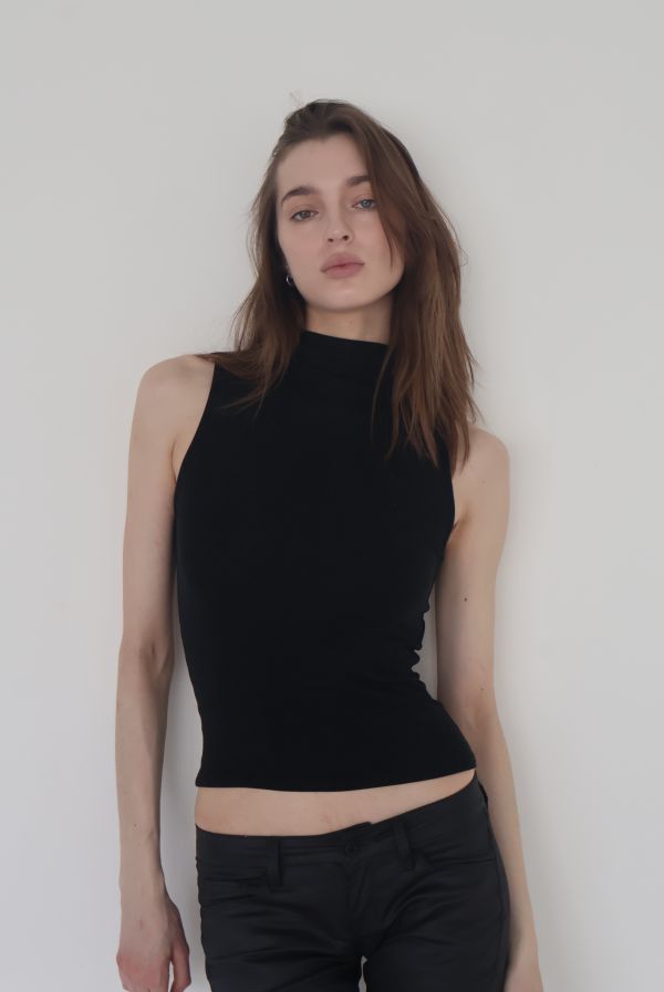 Leana Gallery