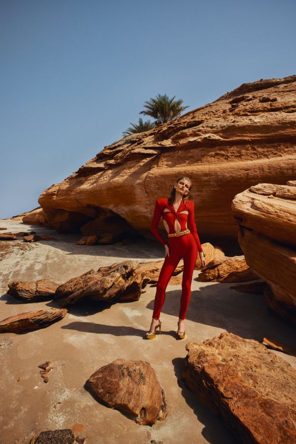 Yana  Gallery
